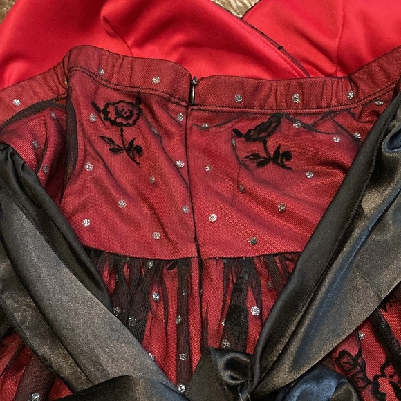 Ruby rox black and red mesh floral dot halter dress. - Picture 6 of 8